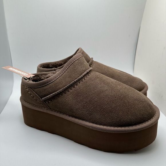 CUSHIONAIRE Women's Genuine Suede Cozy Mule Platform +Memory Foam 7.5 TAUPE - Picture 1 of 7
